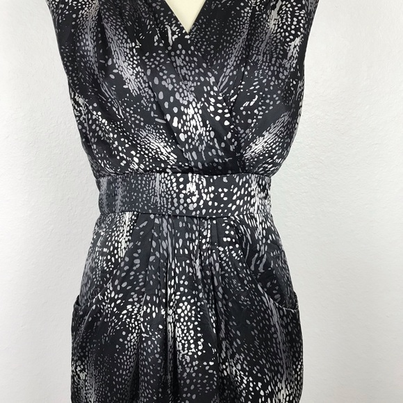 Kenneth Cole Silk Print Side Pockets Dress D679 - Picture 3 of 8